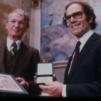 El eco de Oslo: Pérez Esquivel y el Nobel que interrumpió la noche argentina