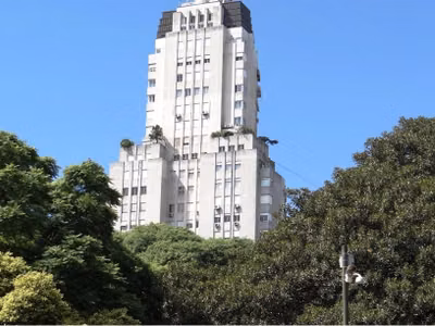 El Edificio Kavanagh y la supuesta venganza que dibujó el cielo de Buenos Aires