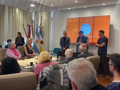 Homenaje a figuras literarias y culturales en emotiva ceremonia