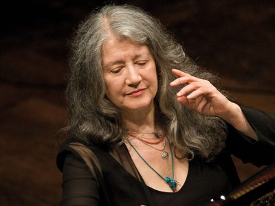 Feliz cumpleaños Martha Argerich, reina y señora de los teclados