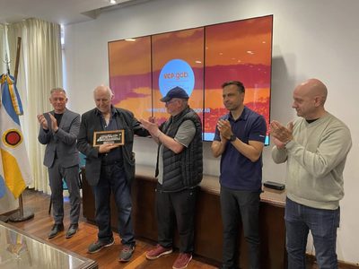 Reconocimiento a la trayectoria literaria de Marino Magliani